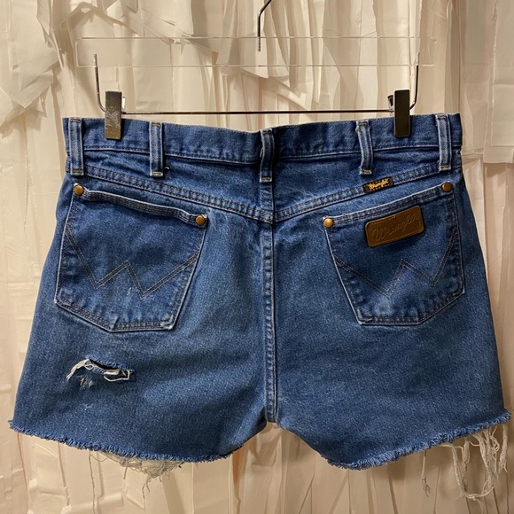 Wrangler True Blue High Rise Denim Cutoffs - Picture 2 of 6